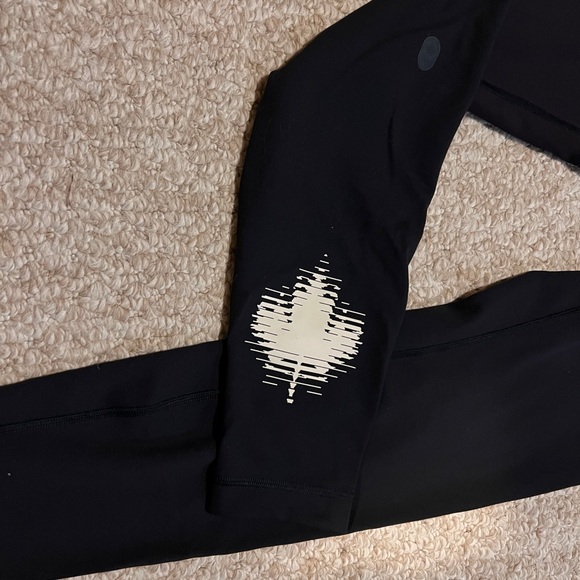 Lululemon Wunder Train Tight 28” size 8 - Picture 3 of 4